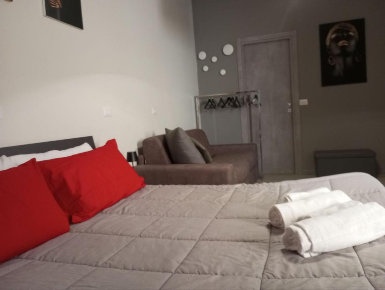 Sleep & Fly Bgy Airport-Station-Center Appartement Bergamo Buitenkant foto