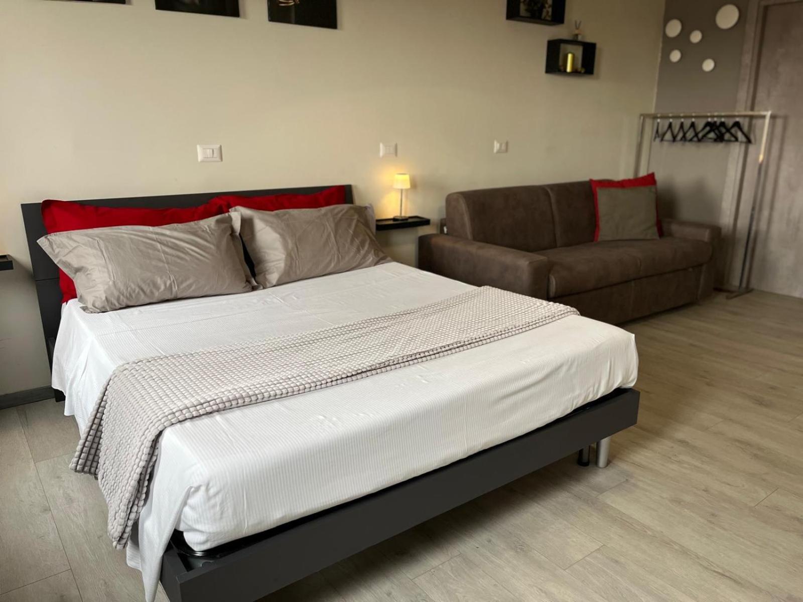 Sleep & Fly Bgy Airport-Station-Center Appartement Bergamo Buitenkant foto