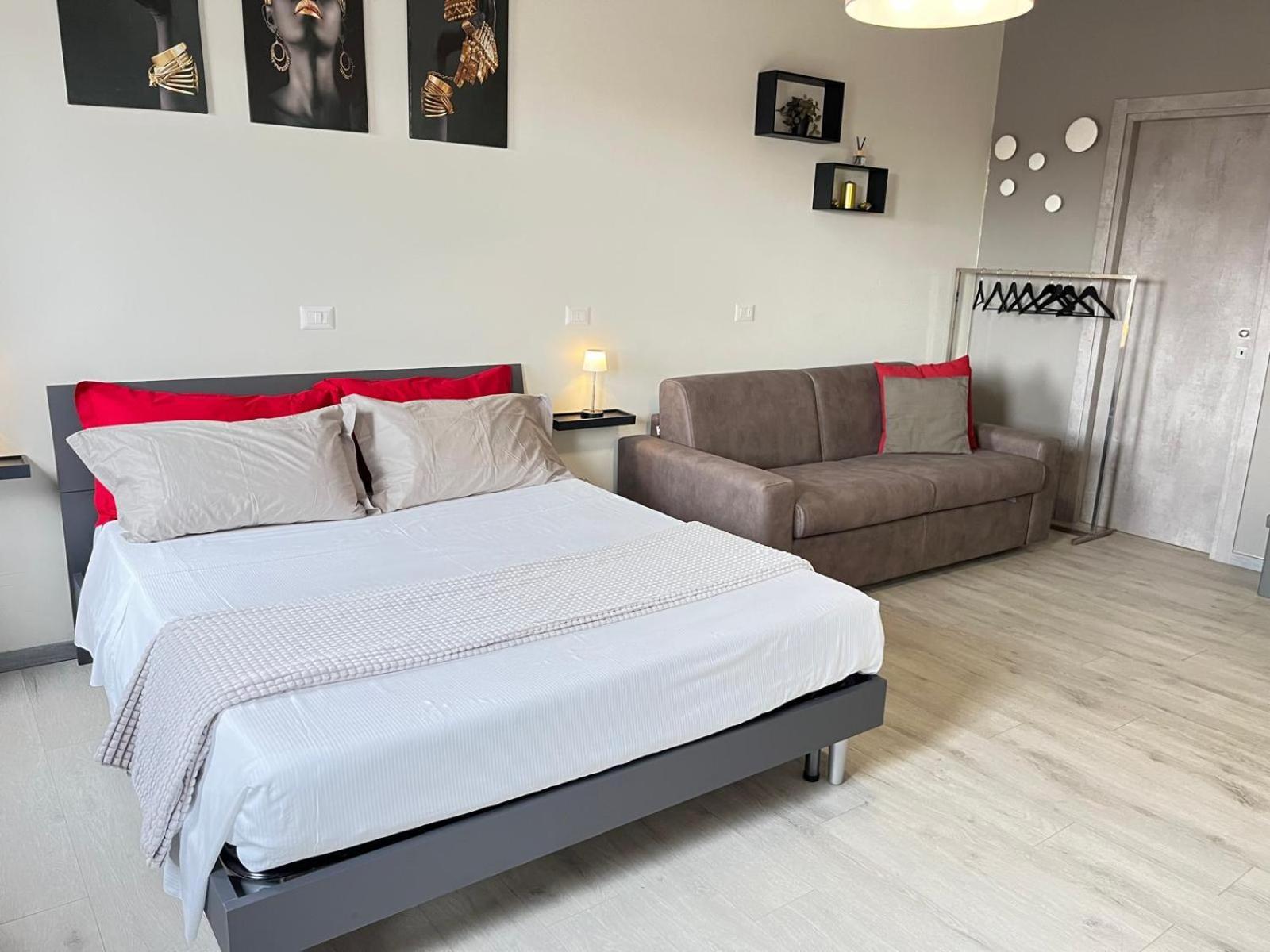 Sleep & Fly Bgy Airport-Station-Center Appartement Bergamo Buitenkant foto
