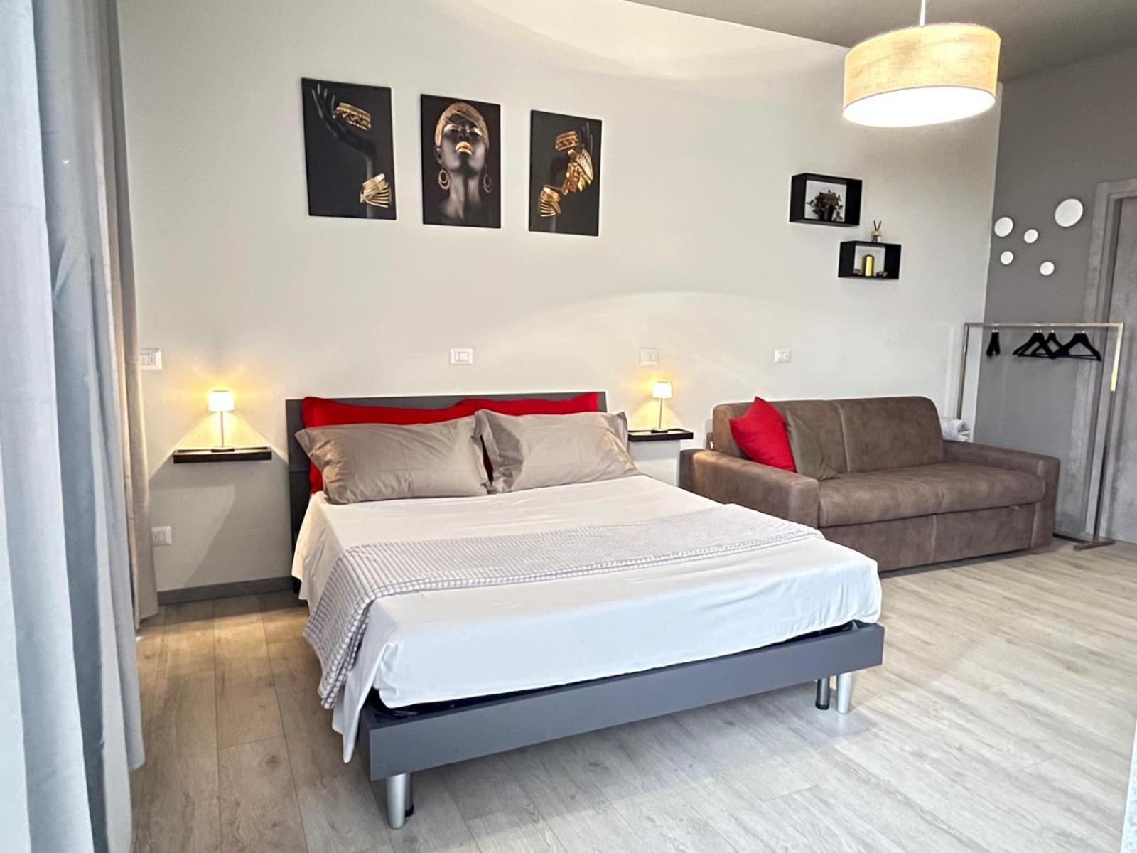 Sleep & Fly Bgy Airport-Station-Center Appartement Bergamo Buitenkant foto